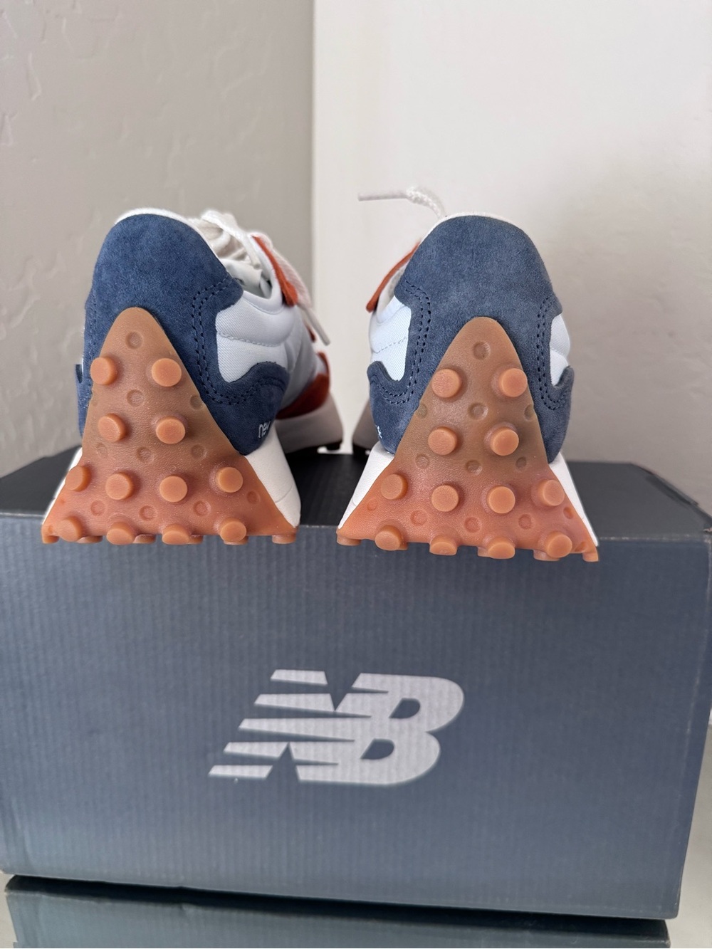 NEW BALANCE 327 - Picture 4 of 6